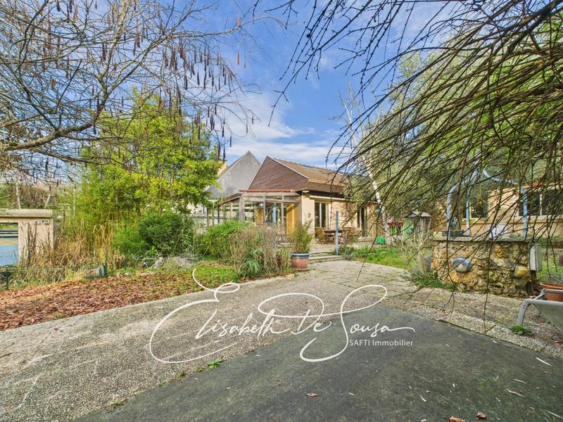 Maison - 267 m² - 7 pièces