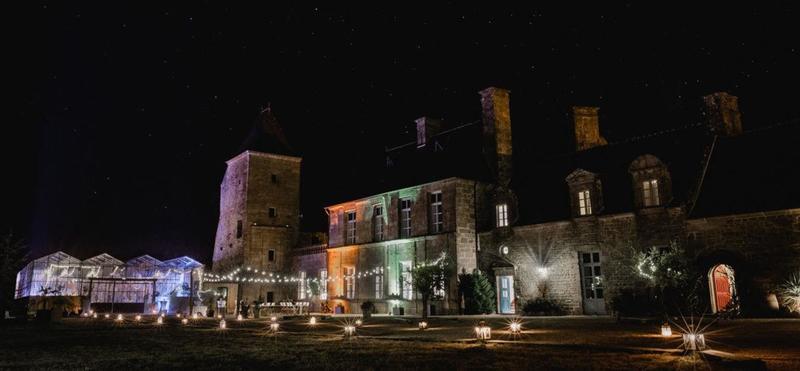 Château - 3 570 m² - 99 pièces