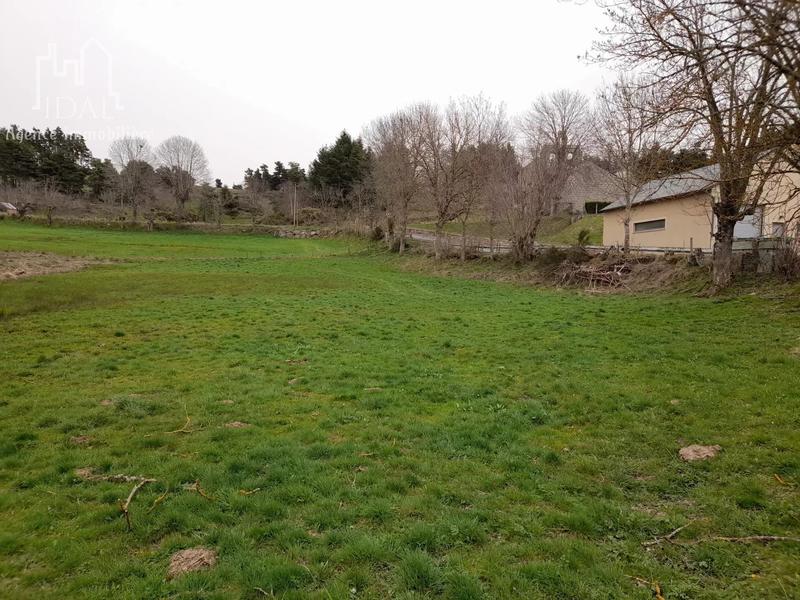 Terrain constructible - 1 460 m²
