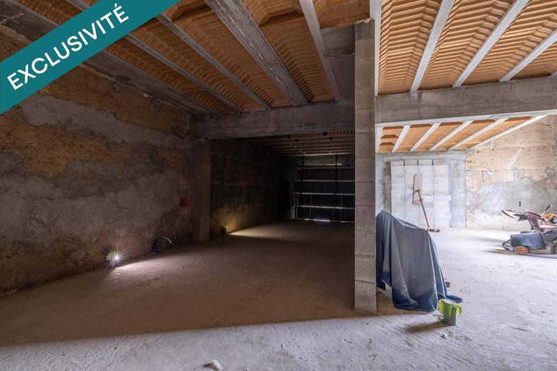 Maison - 325 m² - 5 pièces