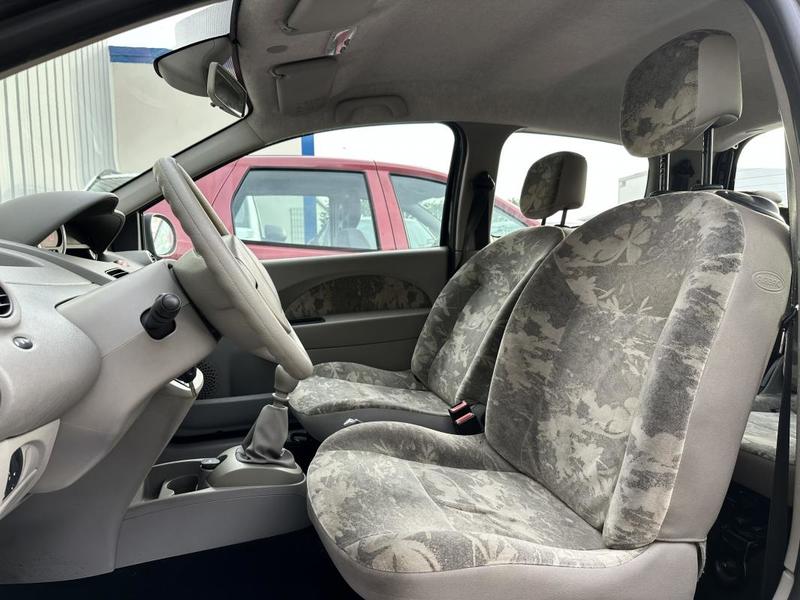 Renault Twingo II (X44) 1.2 i 16v Lev 75 cv Helios