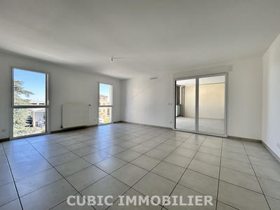 Appartement - 79 m² - 4 pièces