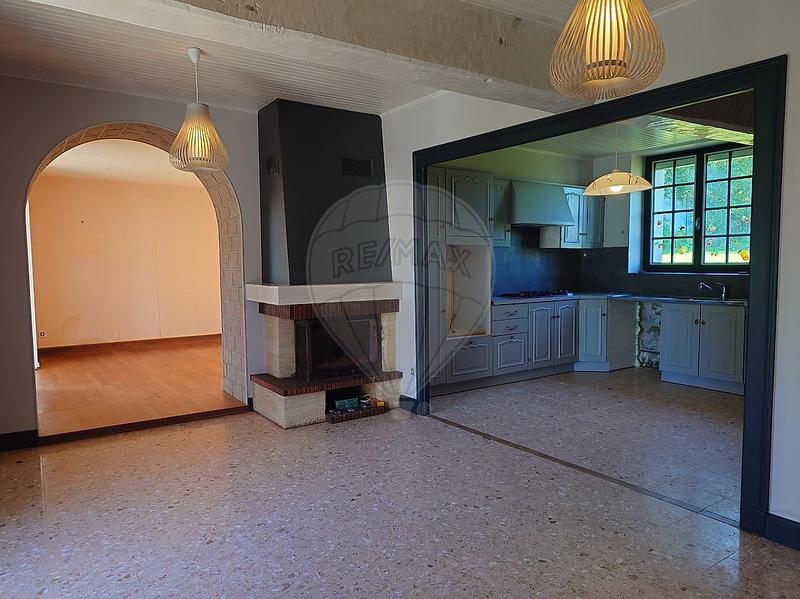 Maison - 182 m² - 9 pièces