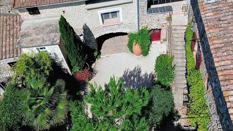 Maison - 299 m² - 11 pièces