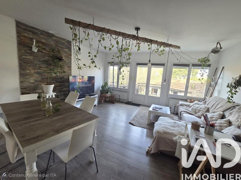 Maison - 90 m² - 5 pièces