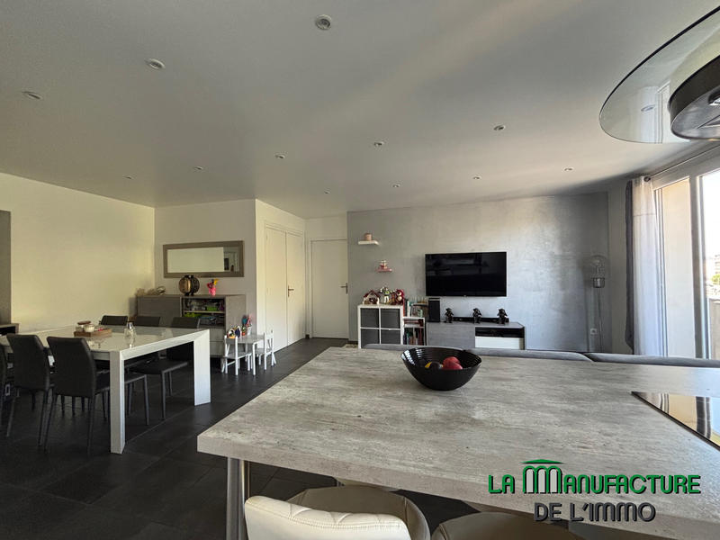 Appartement - 79 m² - 4 pièces