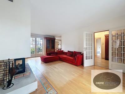 Maison - 166 m² - 7 pièces