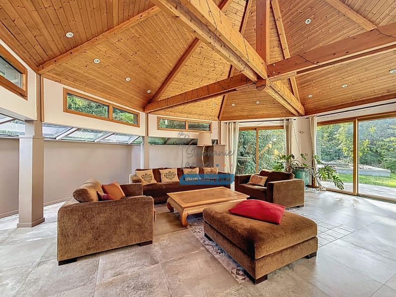 Villa - 250 m² - 8 pièces