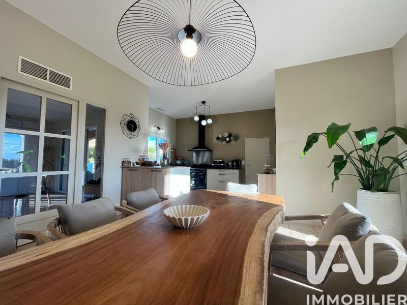 Maison - 199 m² - 7 pièces