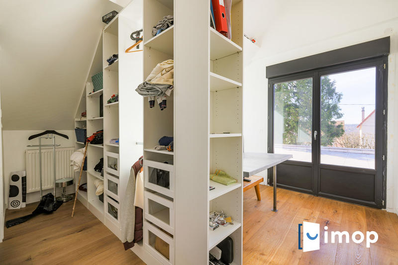 Pavillon - 180 m² - 10 pièces