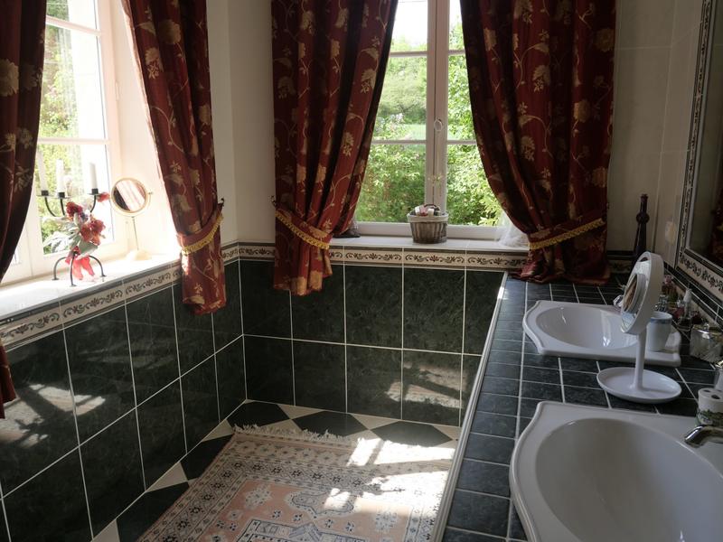 Château - 685 m² - 17 pièces