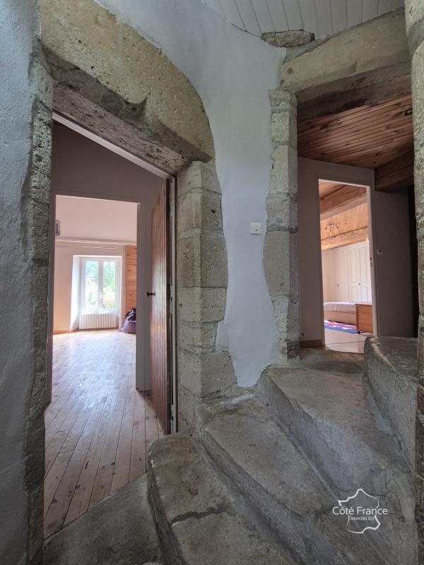 Manoir - 252 m² - 7 pièces