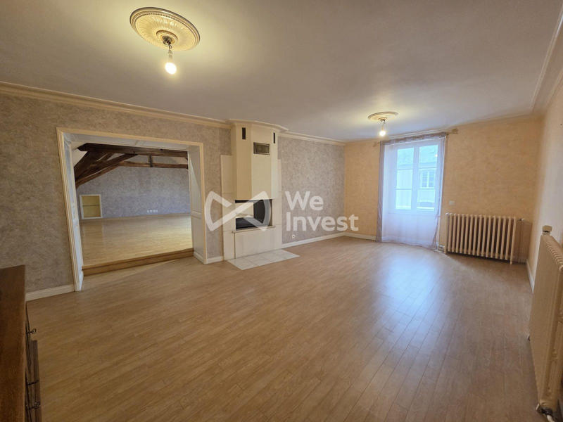 Maison traditionnelle - 202 m² - 8 pièces