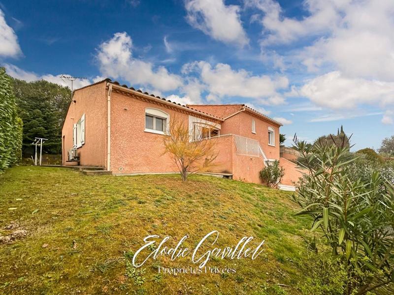 Maison - 95 m² - 5 pièces