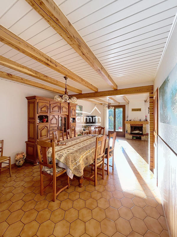 Maison - 95 m² - 5 pièces