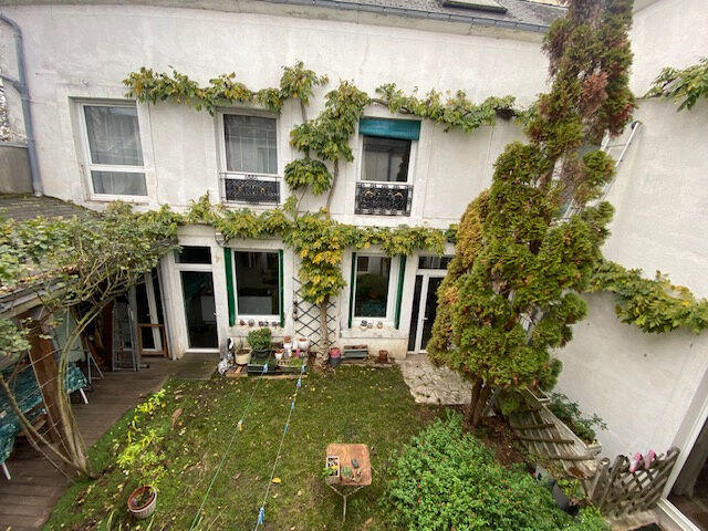 Maison - 227 m² - 11 pièces