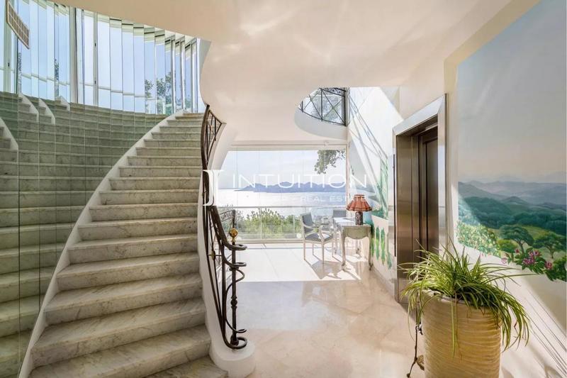 Villa - 320 m² - 6 pièces