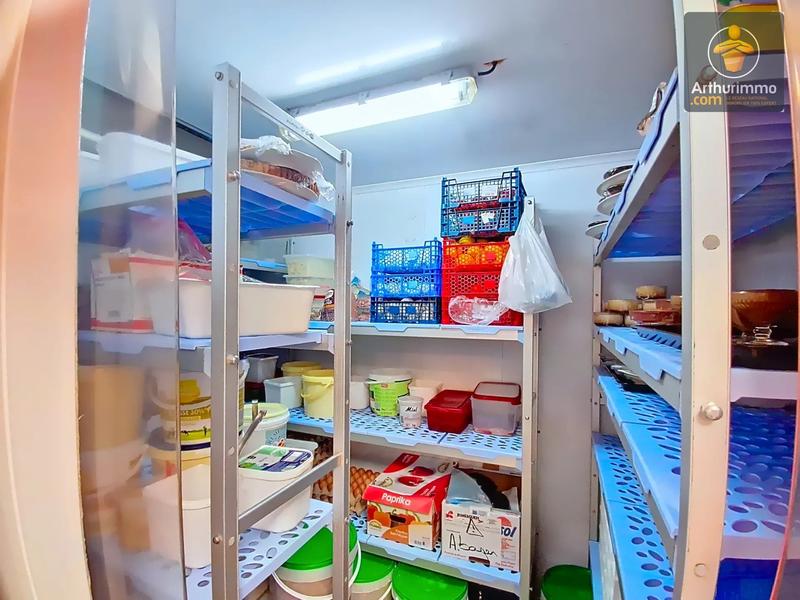 Magasins - 165 m² - 3 pièces