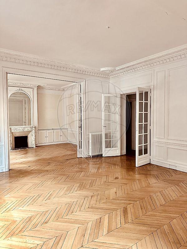 Appartement - 158 m² - 5 pièces