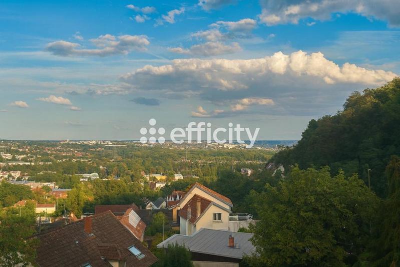 Maison - 130 m² - 9 pièces