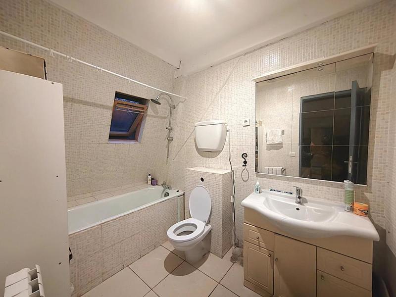 Propriété - 300 m² - 16 pièces