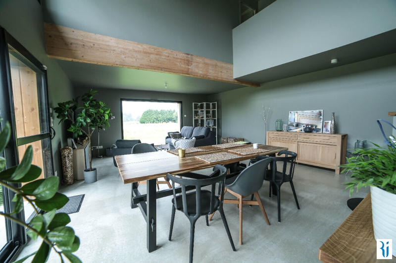 Maison - 163 m² - 5 pièces