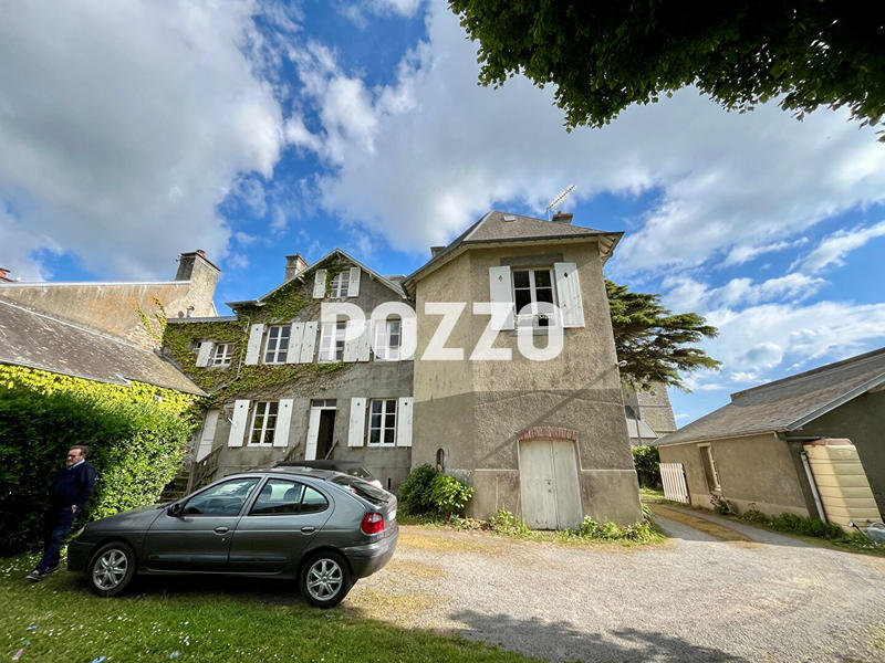 Maison - 250 m² - 12 pièces