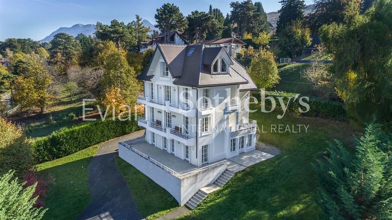 Maison - 340 m² - 6 pièces