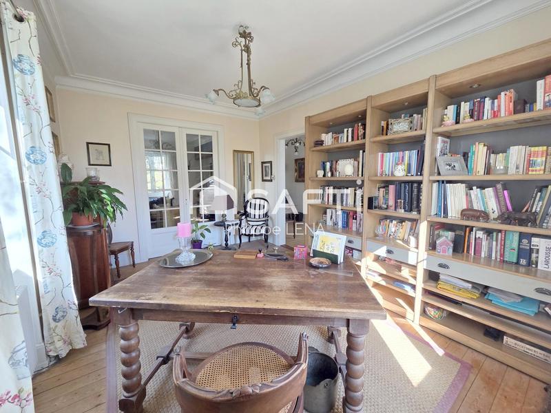 Villa - 194 m² - 8 pièces