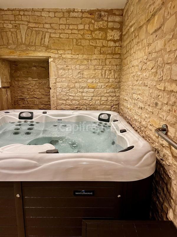 Propriété - 590 m² - 20 pièces