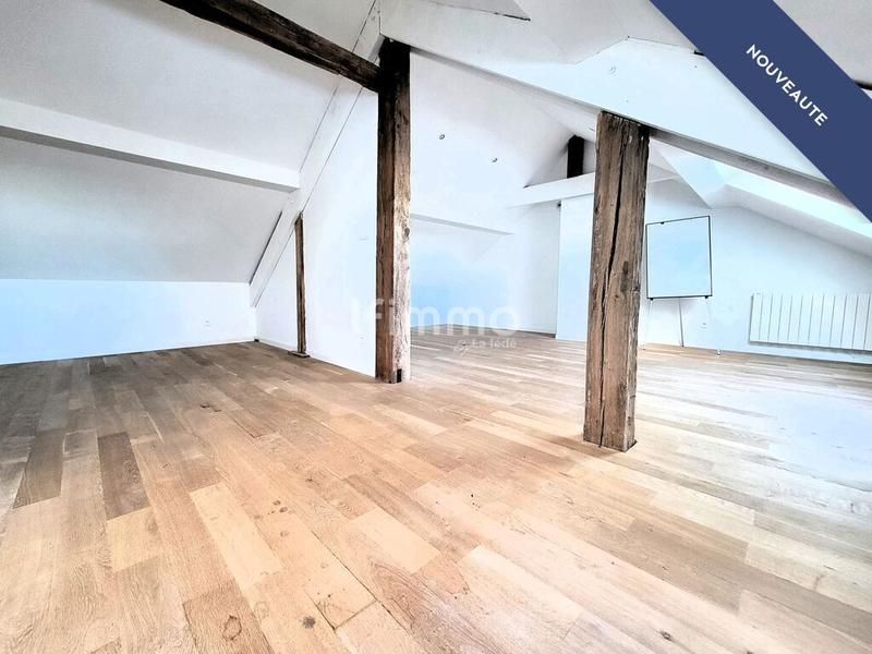 Maison - 196 m² - 7 pièces