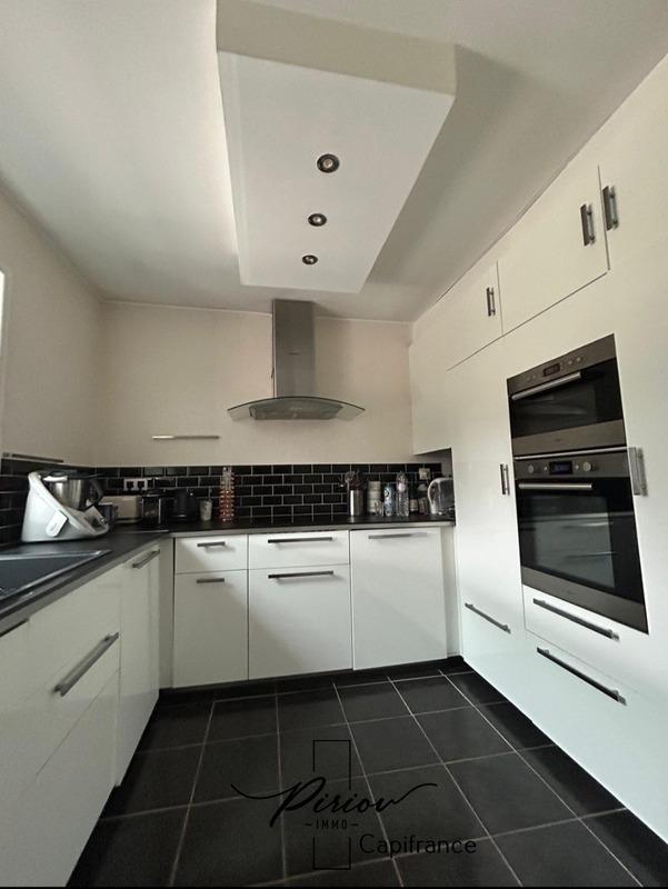 Pavillon - 110 m² - 6 pièces