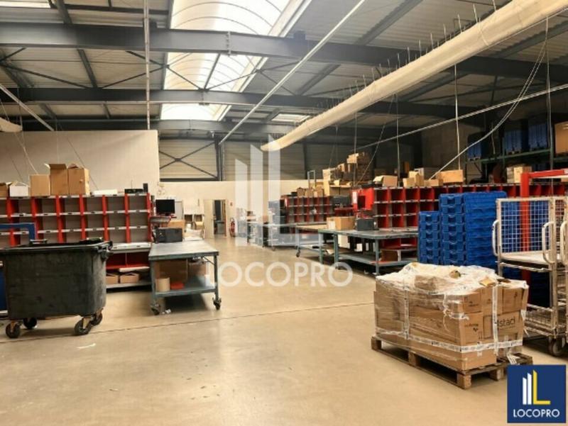 Local d'activité / Entrepôt - 1 700 m²