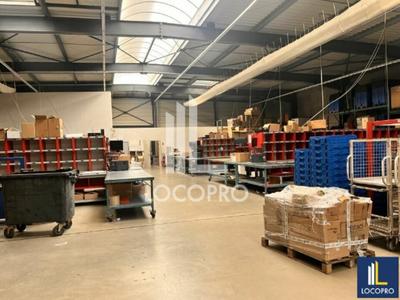 Local d'activité / Entrepôt - 1 700 m²