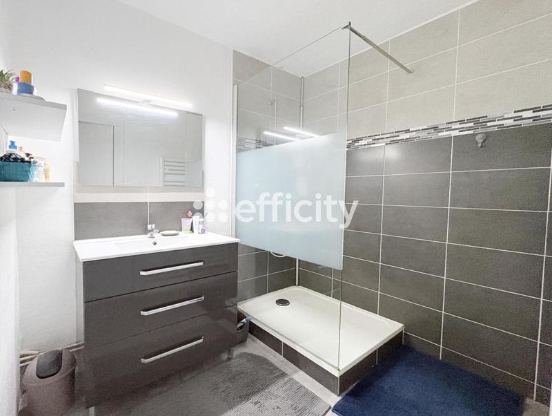 Appartement - 100 m² - 5 pièces