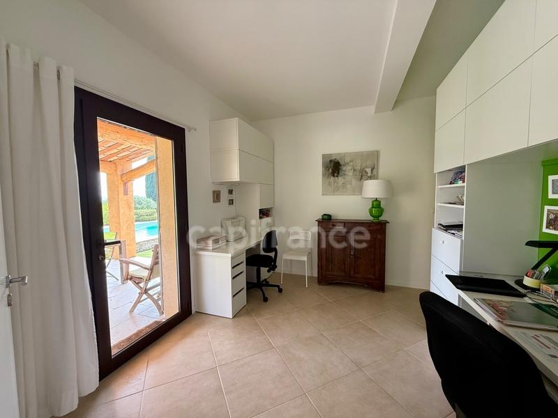 Villa - 293 m² - 10 pièces
