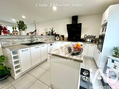 Maison - 94 m² - 4 pièces