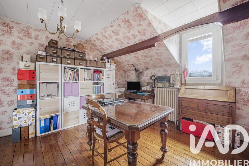 Maison - 91 m² - 7 pièces