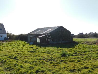 Terrain constructible - 2 300 m²