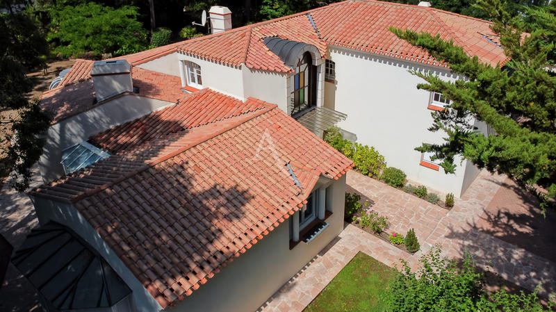 Maison - 344 m² - 7 pièces