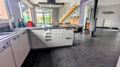 Maison - 180 m² - 7 pièces