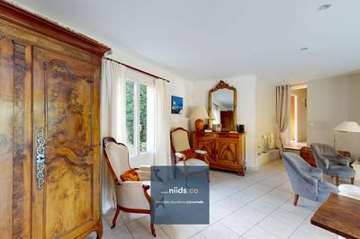 Maison - 214 m² - 7 pièces