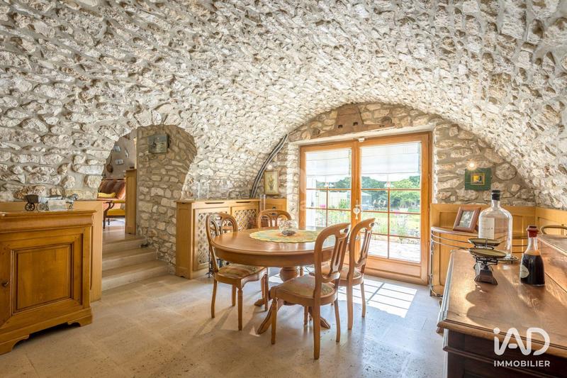 Maison - 185 m² - 8 pièces