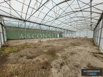 Local d'activité / Entrepôt - 840 m²