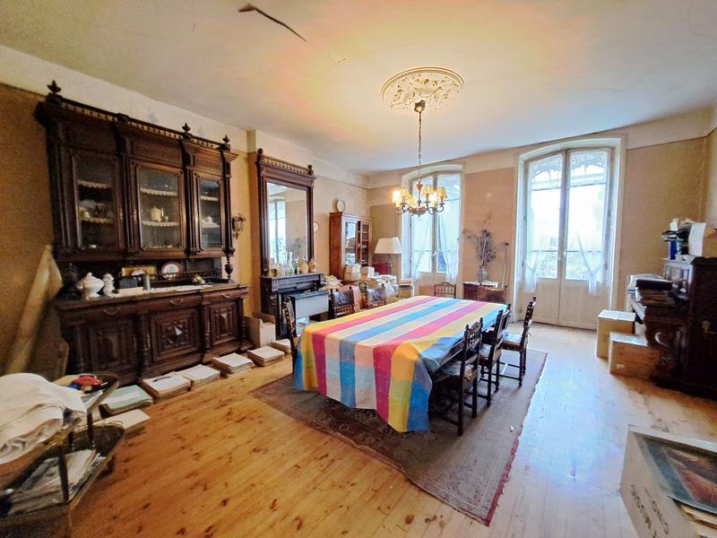 Maison - 506 m² - 15 pièces