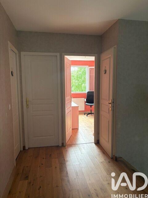 Maison - 255 m² - 8 pièces