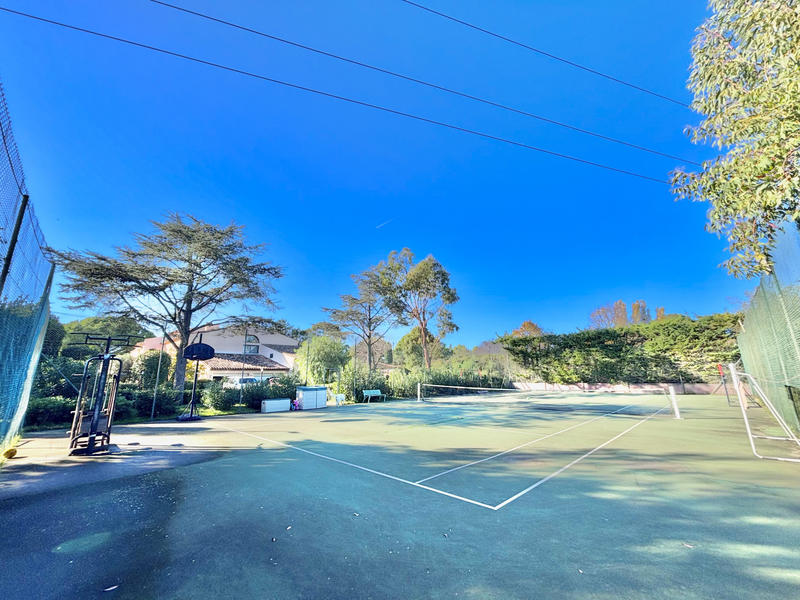 Villa - 530 m² - 10 pièces