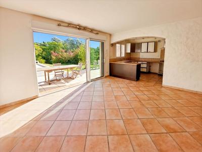 Maison - 168 m² - 8 pièces