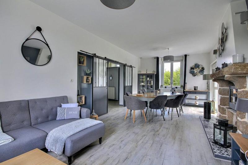 Maison - 205 m² - 9 pièces