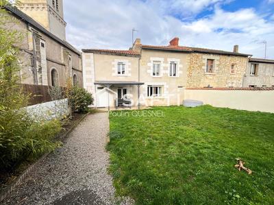 Maison - 98 m² - 4 pièces